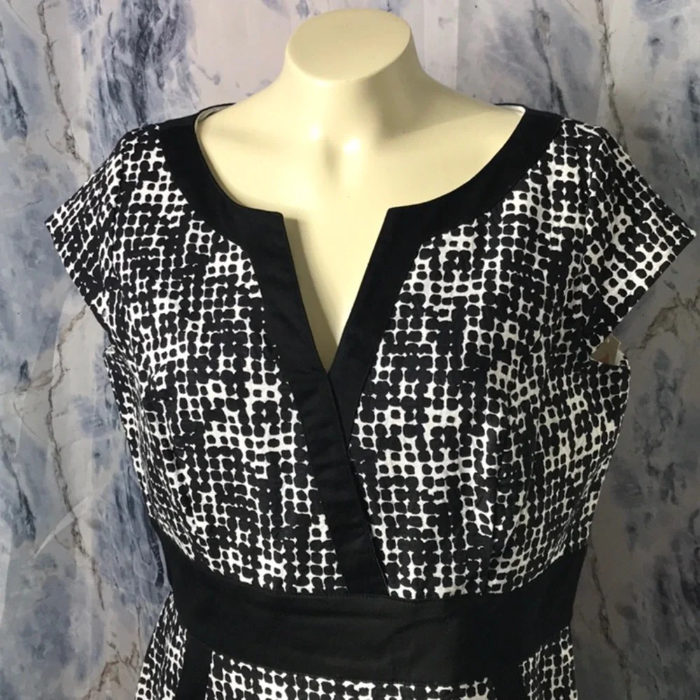 NWT Liz Claiborne sleeveless fitted dress V-neck Cotton Spandex - Picture 6 of 13